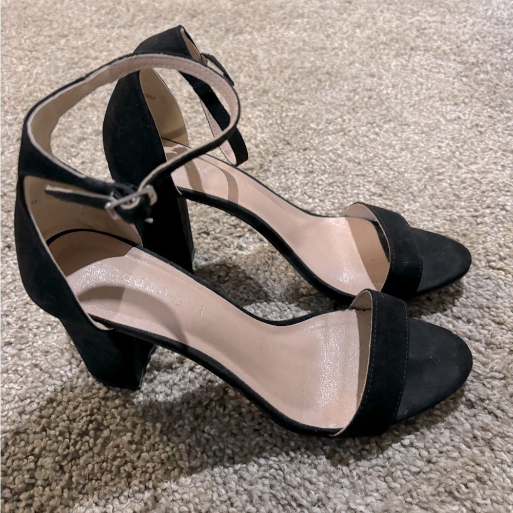 Women’s black heels